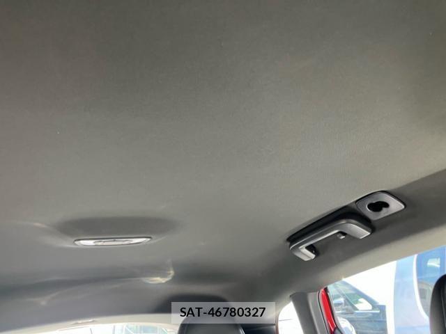 Volvo V40 2018-12 8338394-28