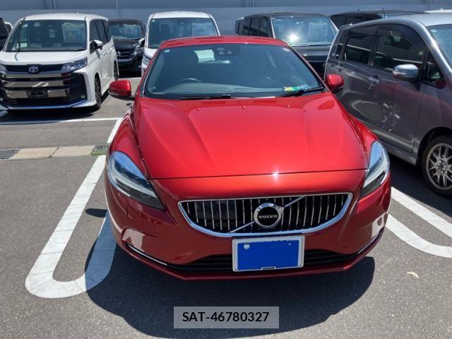 Volvo V40 2018-12 8338394-3