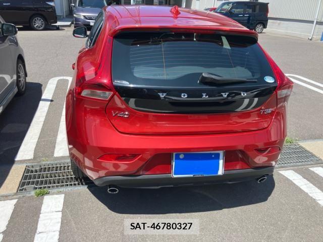 Volvo V40 2018-12 8338394-5