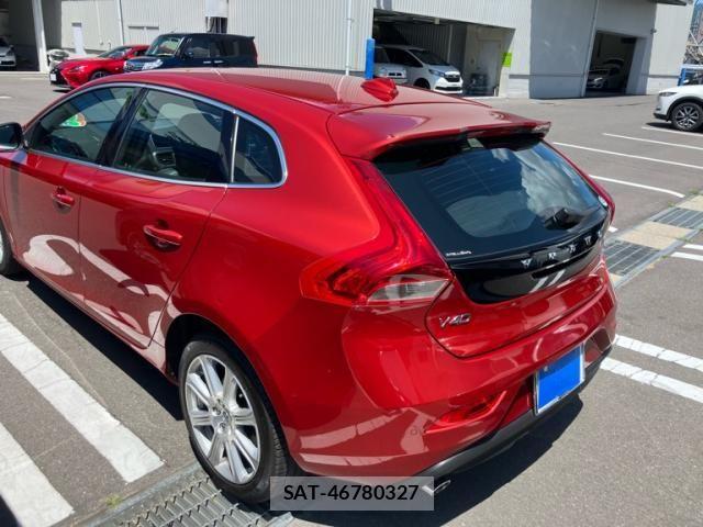 Volvo V40 2018-12 8338394-6