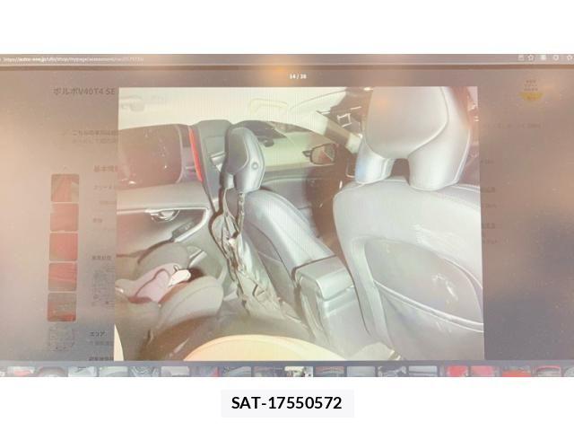 Volvo V40 2013-09 8338395-11