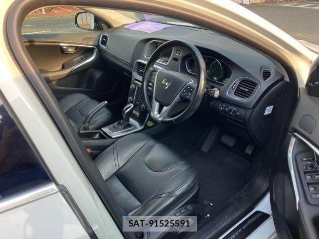 Volvo V40 2015-02 8353773-9