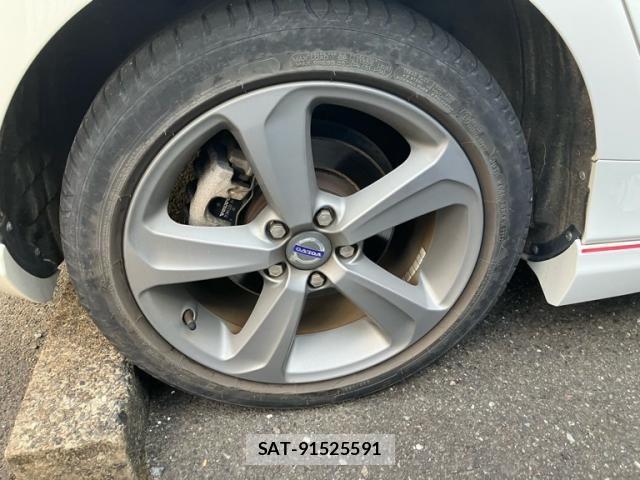 Volvo V40 2015-02 8353773-22