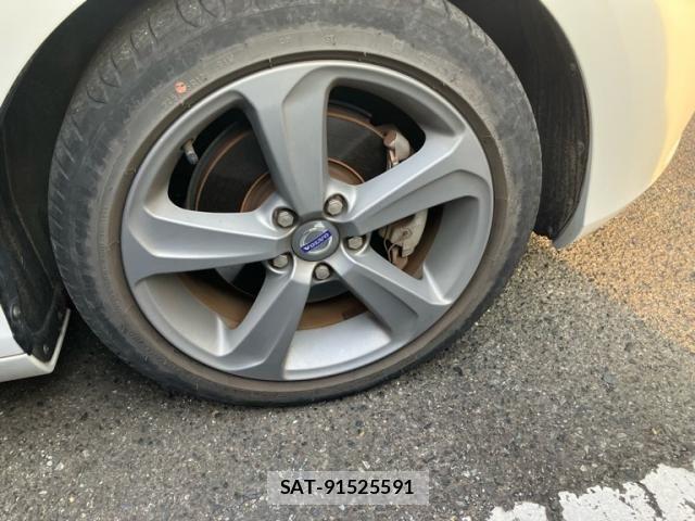Volvo V40 2015-02 8353773-23