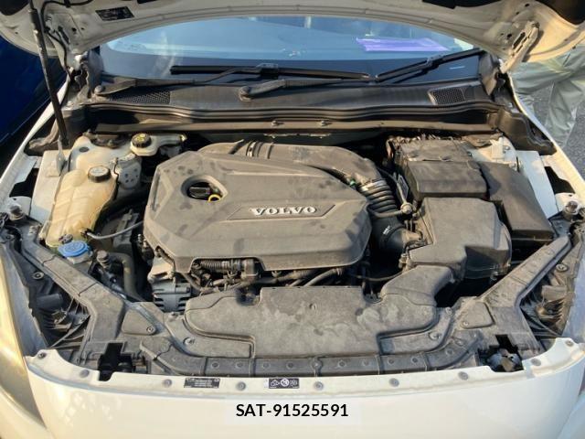 Volvo V40 2015-02 8353773-2