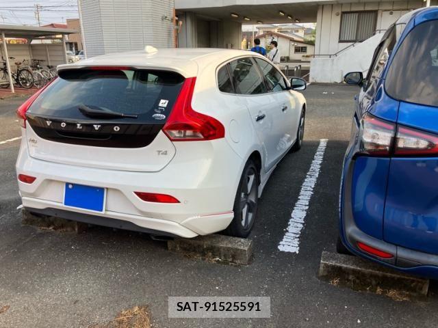 Volvo V40 2015-02 8353773-4
