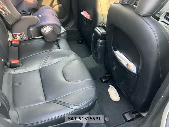 Volvo V40 2015-02 8353773-8