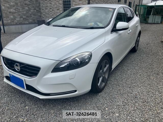 Volvo V40 2014-09 8369626-1