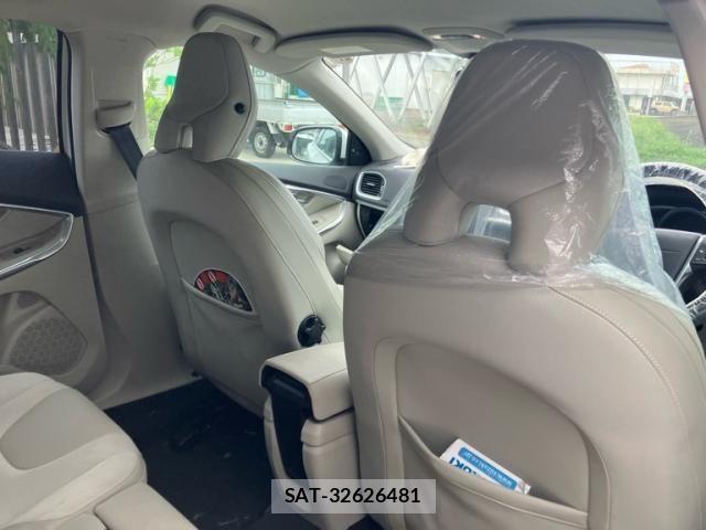 Volvo V40 2014-09 8369626-20
