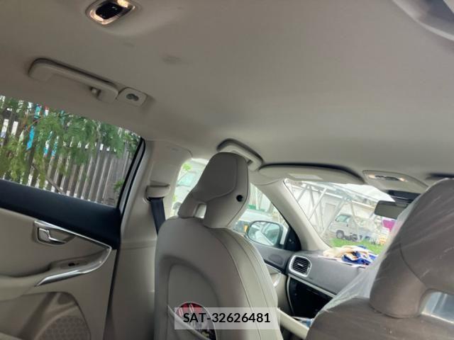 Volvo V40 2014-09 8369626-22