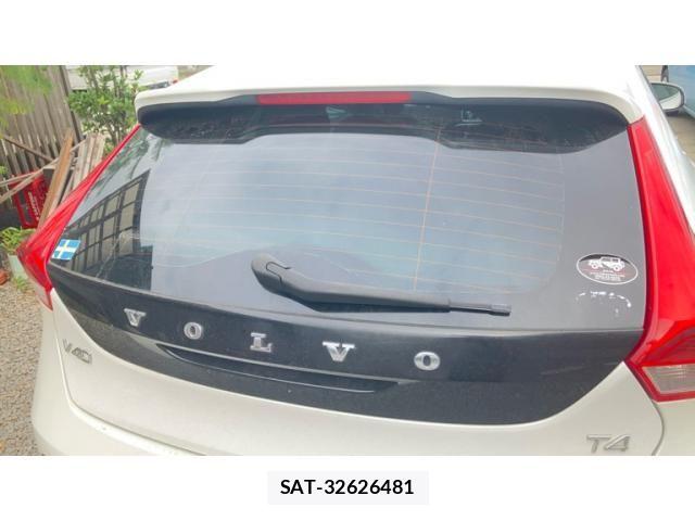 Volvo V40 2014-09 8369626-28