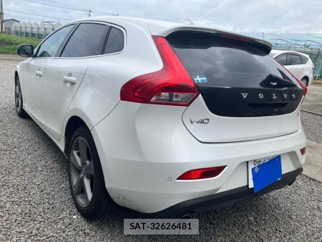 Volvo V40 2014-09 8369626-3