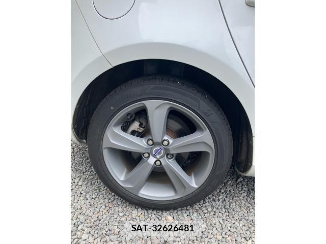 Volvo V40 2014-09 8369626-5