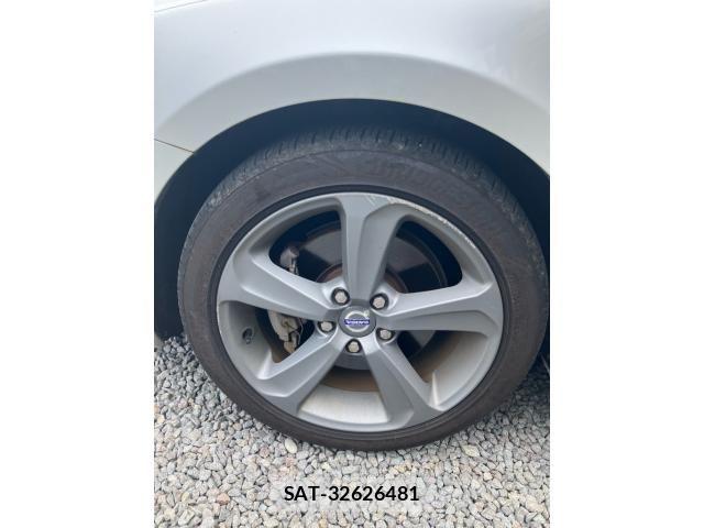 Volvo V40 2014-09 8369626-7