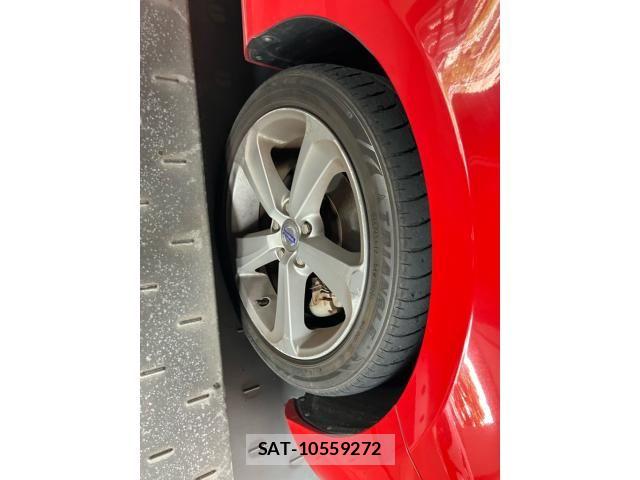 Volvo V40 2013-04 8372341-2