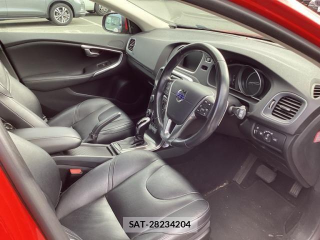 Volvo V40 2015-12 8415731-12