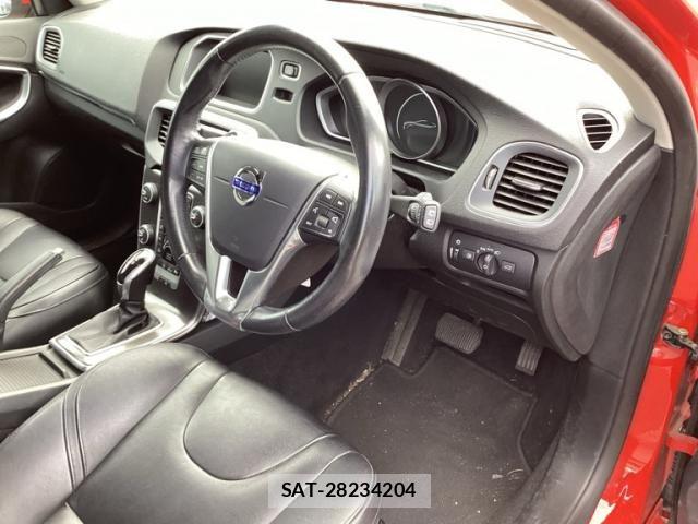 Volvo V40 2015-12 8415731-13