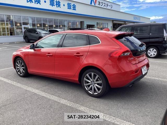 Volvo V40 2015-12 8415731-1