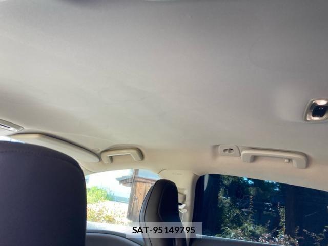 Volvo V40 2013-10 8528071-12