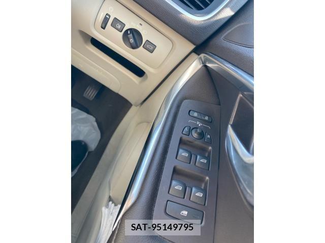 Volvo V40 2013-10 8528071-13