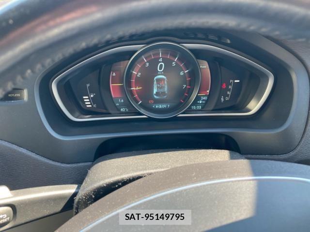 Volvo V40 2013-10 8528071-17