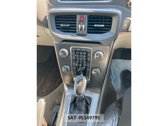 Volvo V40 2013-10 8528071-18