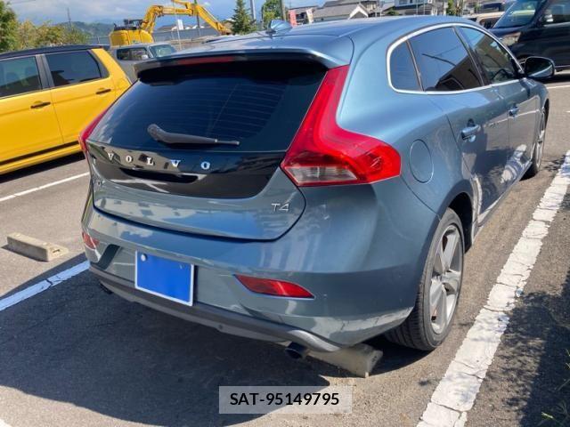 Volvo V40 2013-10 8528071-2