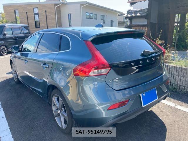 Volvo V40 2013-10 8528071-3