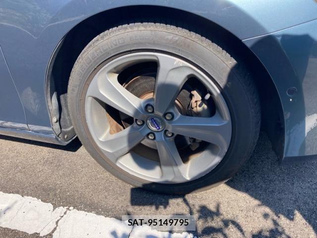 Volvo V40 2013-10 8528071-5