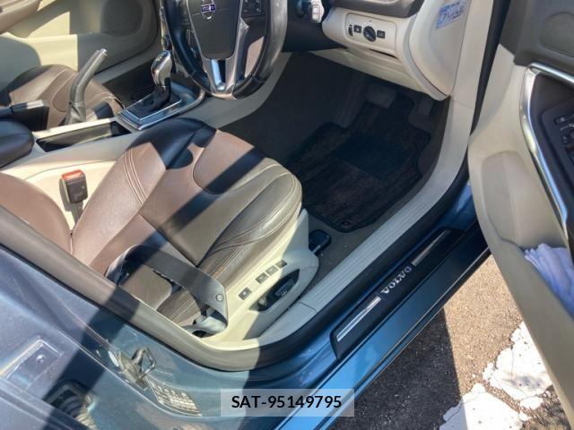 Volvo V40 2013-10 8528071-8