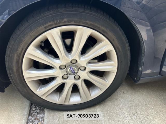 Volvo V40 2015-05 8528067-7