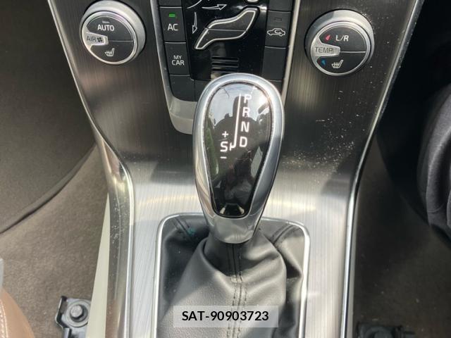 Volvo V40 2015-05 8528067-22