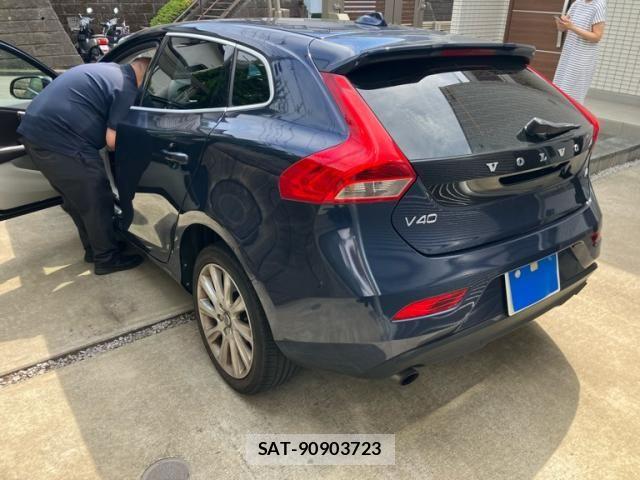 Volvo V40 2015-05 8528067-2