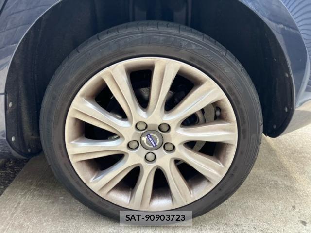 Volvo V40 2015-05 8528067-6