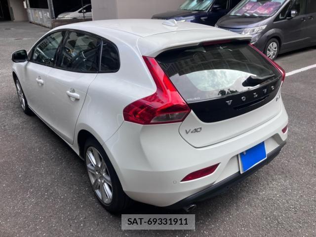 Volvo V40 2019-02 8563987-1
