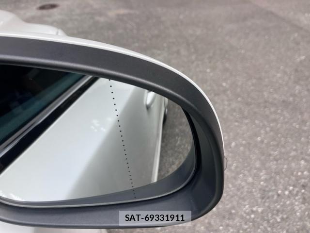 Volvo V40 2019-02 8563987-7