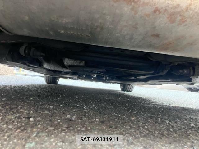 Volvo V40 2019-02 8563987-8