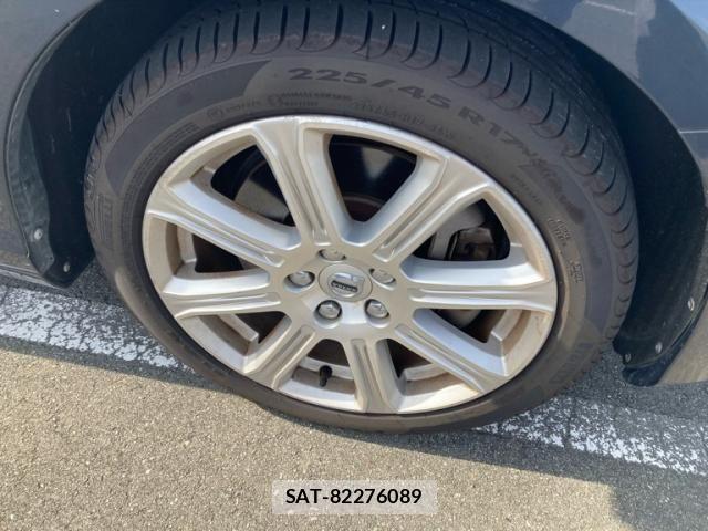 Volvo V40 2018-03 8563985-9
