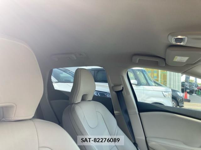 Volvo V40 2018-03 8563985-16