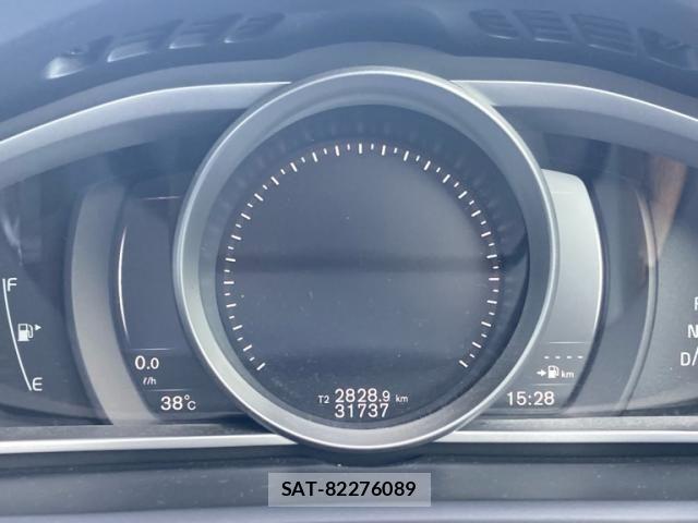 Volvo V40 2018-03 8563985-17