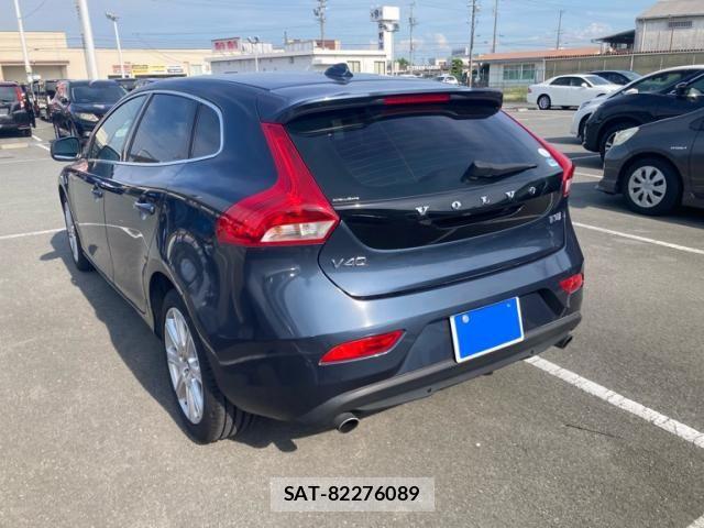 Volvo V40 2018-03 8563985-3