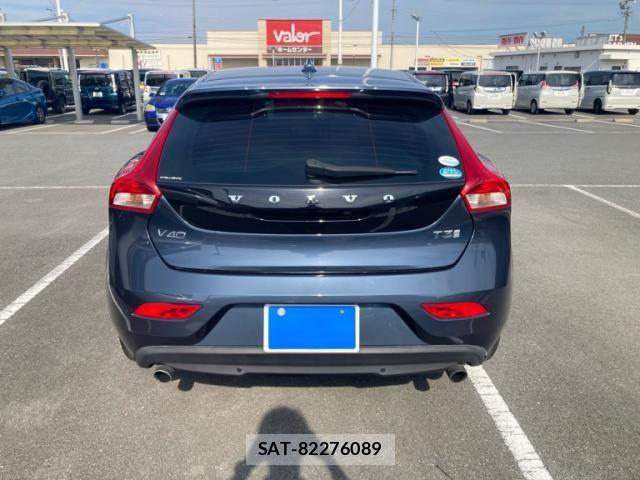 Volvo V40 2018-03 8563985-4
