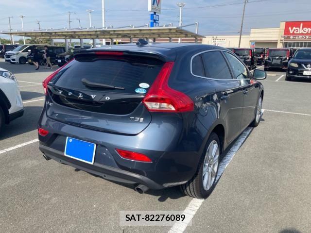 Volvo V40 2018-03 8563985-5
