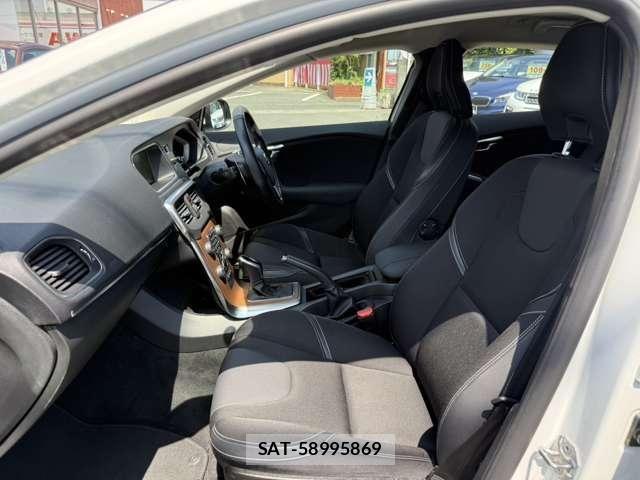 Volvo V40 2016-11 8563986-10