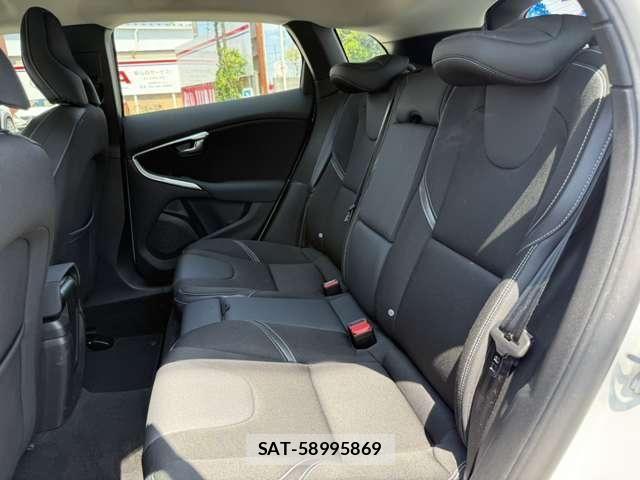 Volvo V40 2016-11 8563986-11