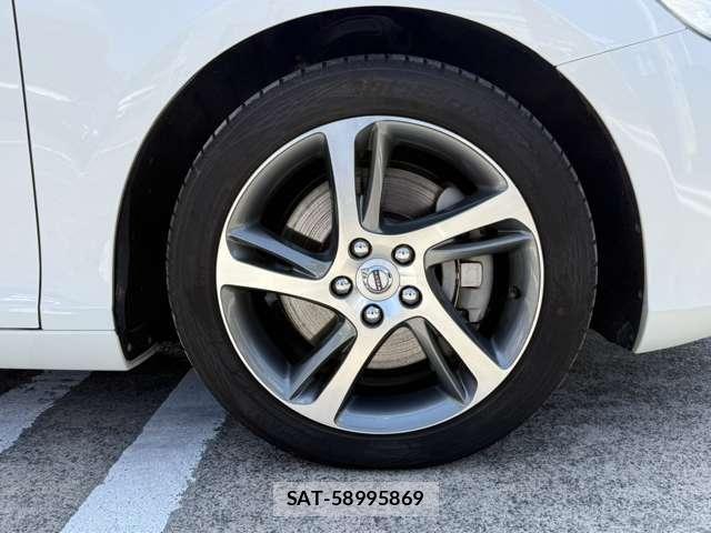 Volvo V40 2016-11 8563986-23