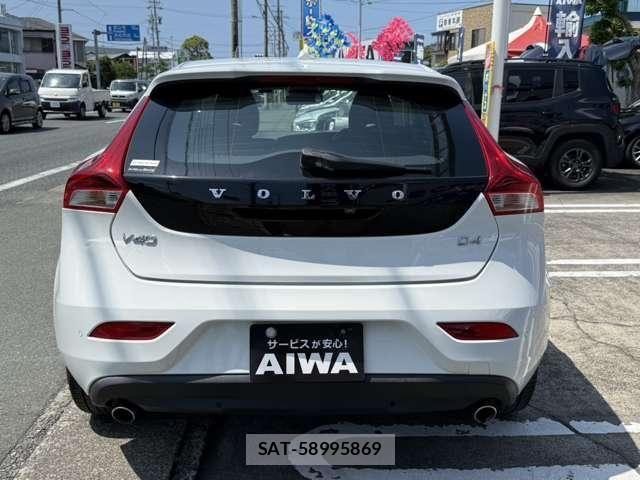 Volvo V40 2016-11 8563986-3