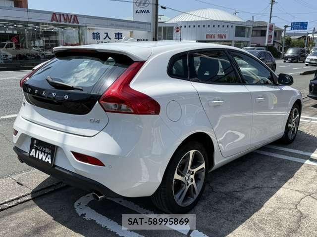 Volvo V40 2016-11 8563986-4