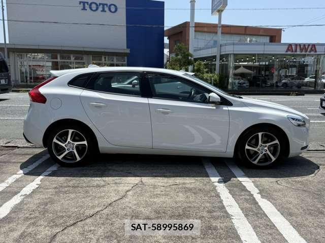 Volvo V40 2016-11 8563986-5