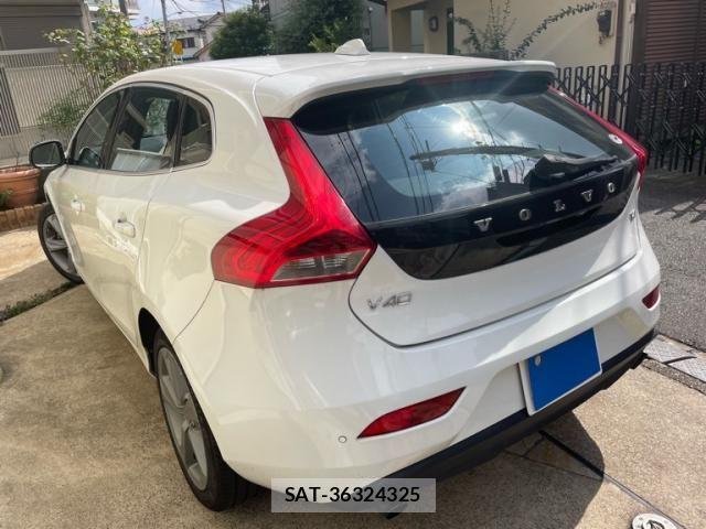 Volvo V40 2013-10 8563989-9
